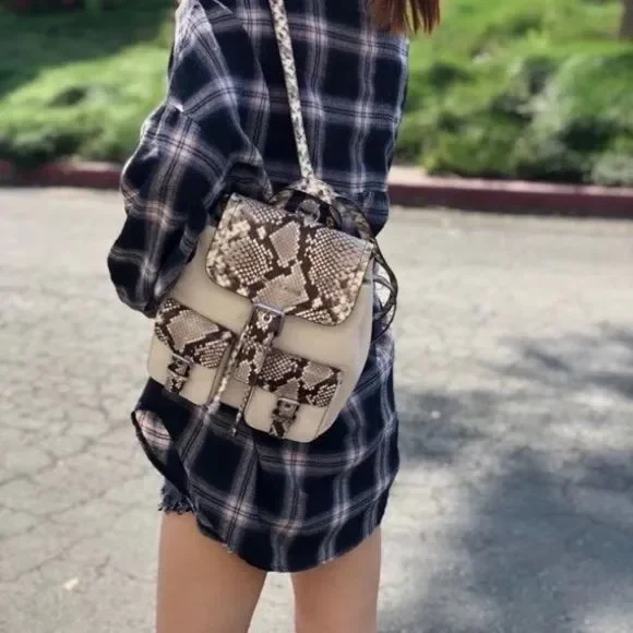 NWT Michael kors Susie backpack in white/cream snake skin Michael Kors Jaycee Mini XS Light Cream PVC Small Bookbag  main image 4